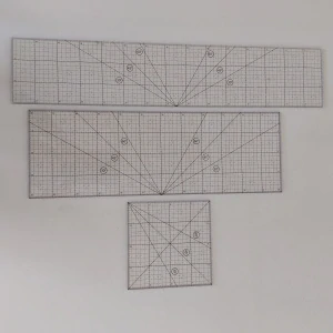 Pravítko  20x20 cm